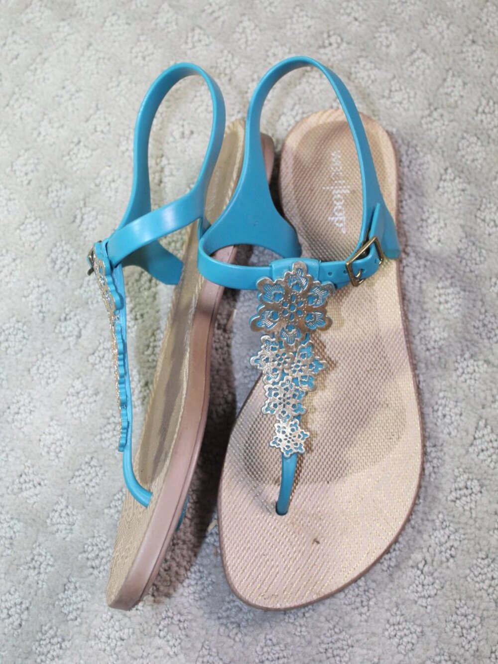Grendene Size 8.5 US/ 39 Eur Teal Metal Accent Rubber Sandals
